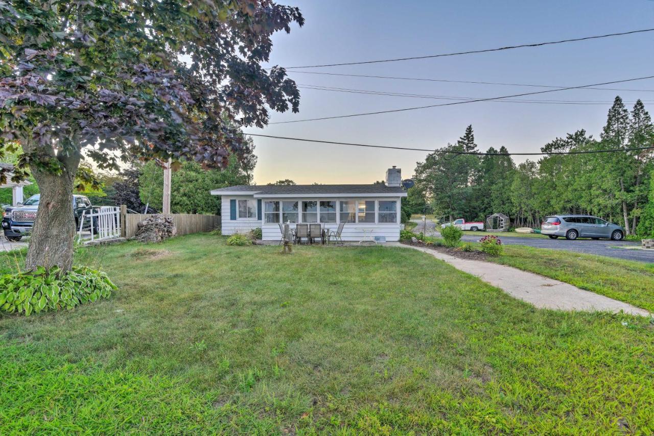 East Tawas Cabin With Lake Huron Access And Views Exterior photo