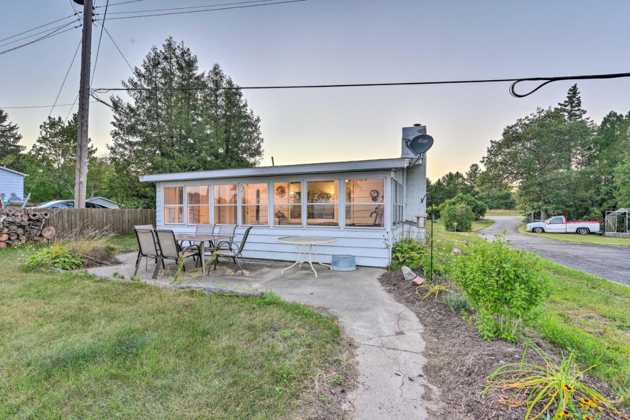 East Tawas Cabin With Lake Huron Access And Views Exterior photo